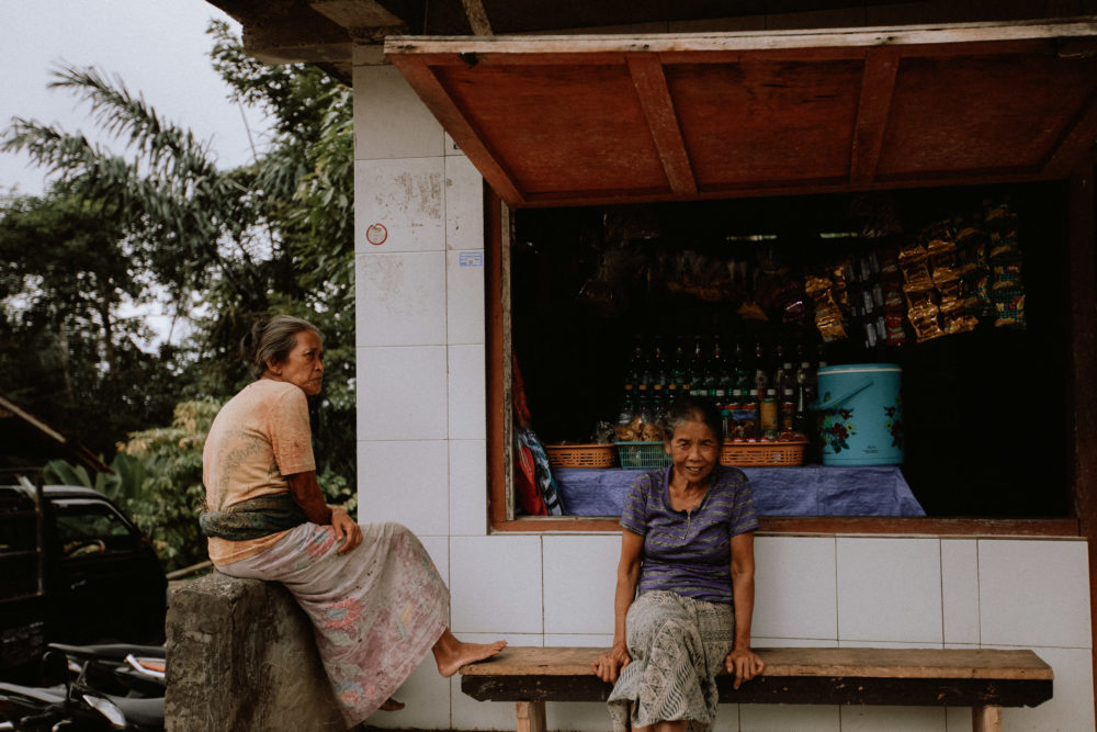 bali-waterfall-couple-photography-5