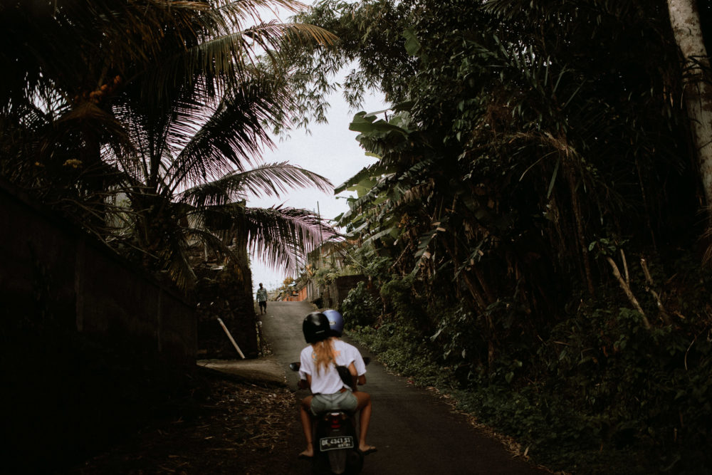 bali-waterfall-couple-photography-66