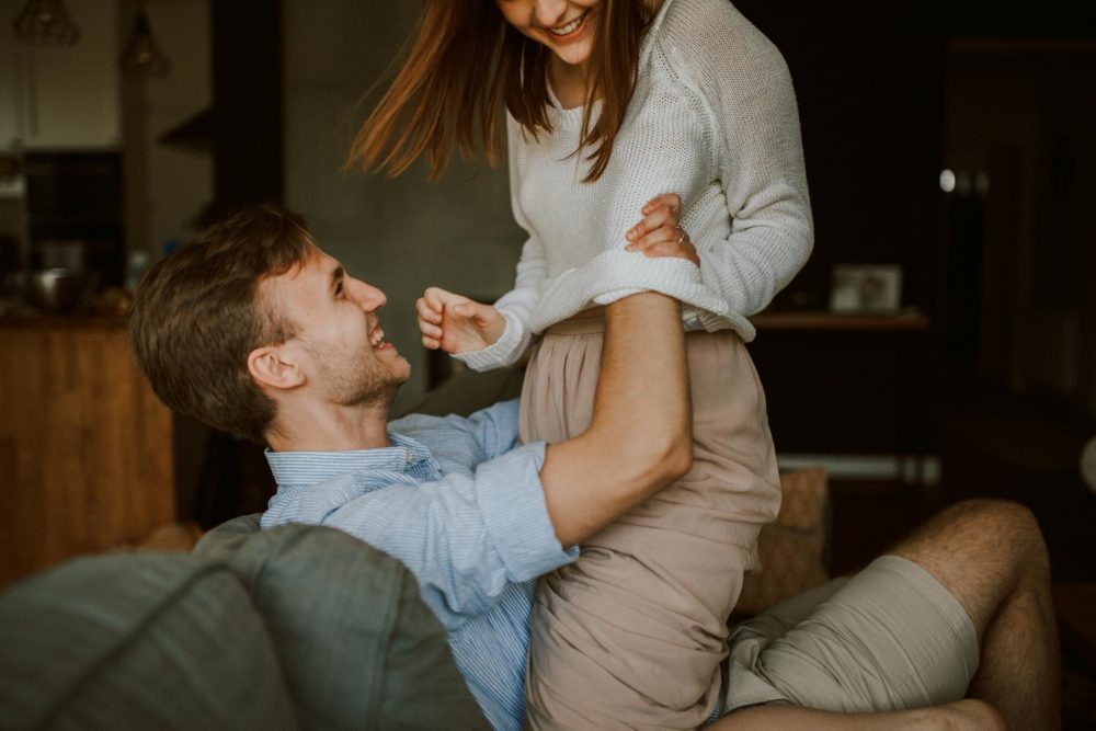 engagement couple home_5384