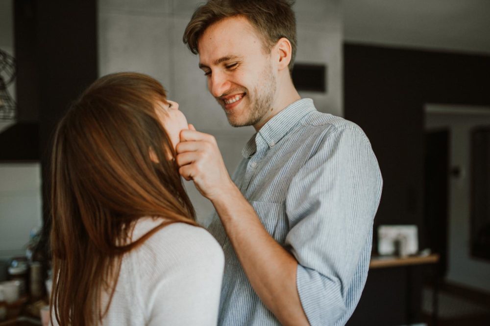 engagement couple home_5837