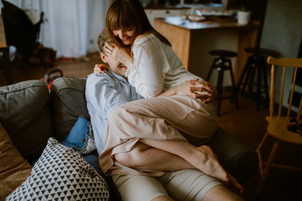 engagement couple home_6640